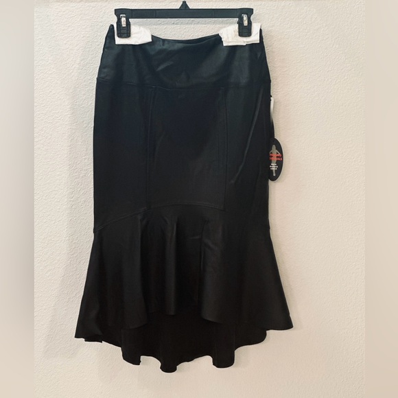 NWT Athena Marie black faux leather skirt - Picture 6 of 6